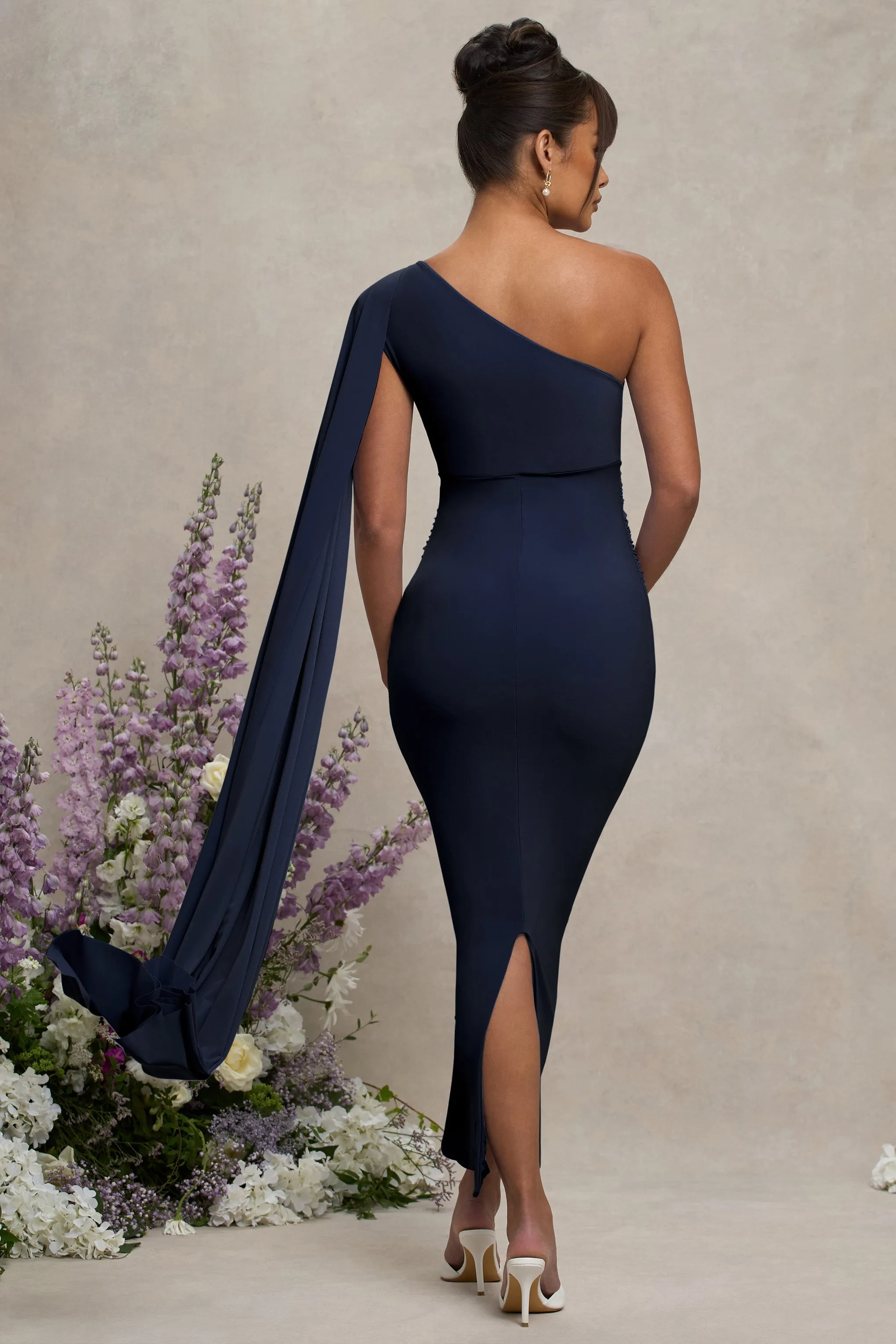 Amaryllis | Robe longue de maternité bleu marine une épaule avec manche cape