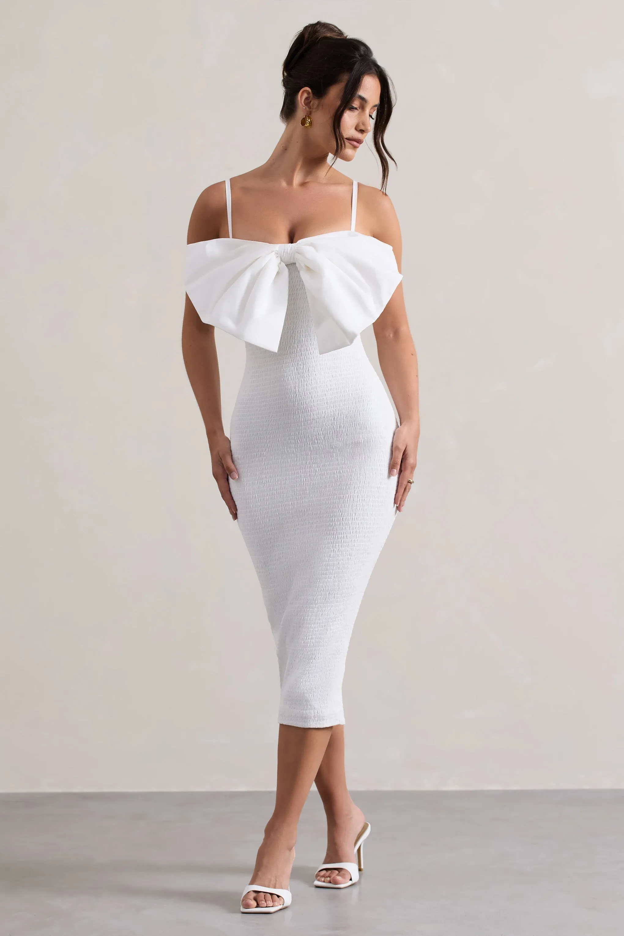 Love Poem | Robe mi-longue moulante blanche avec nud surdimmentionné