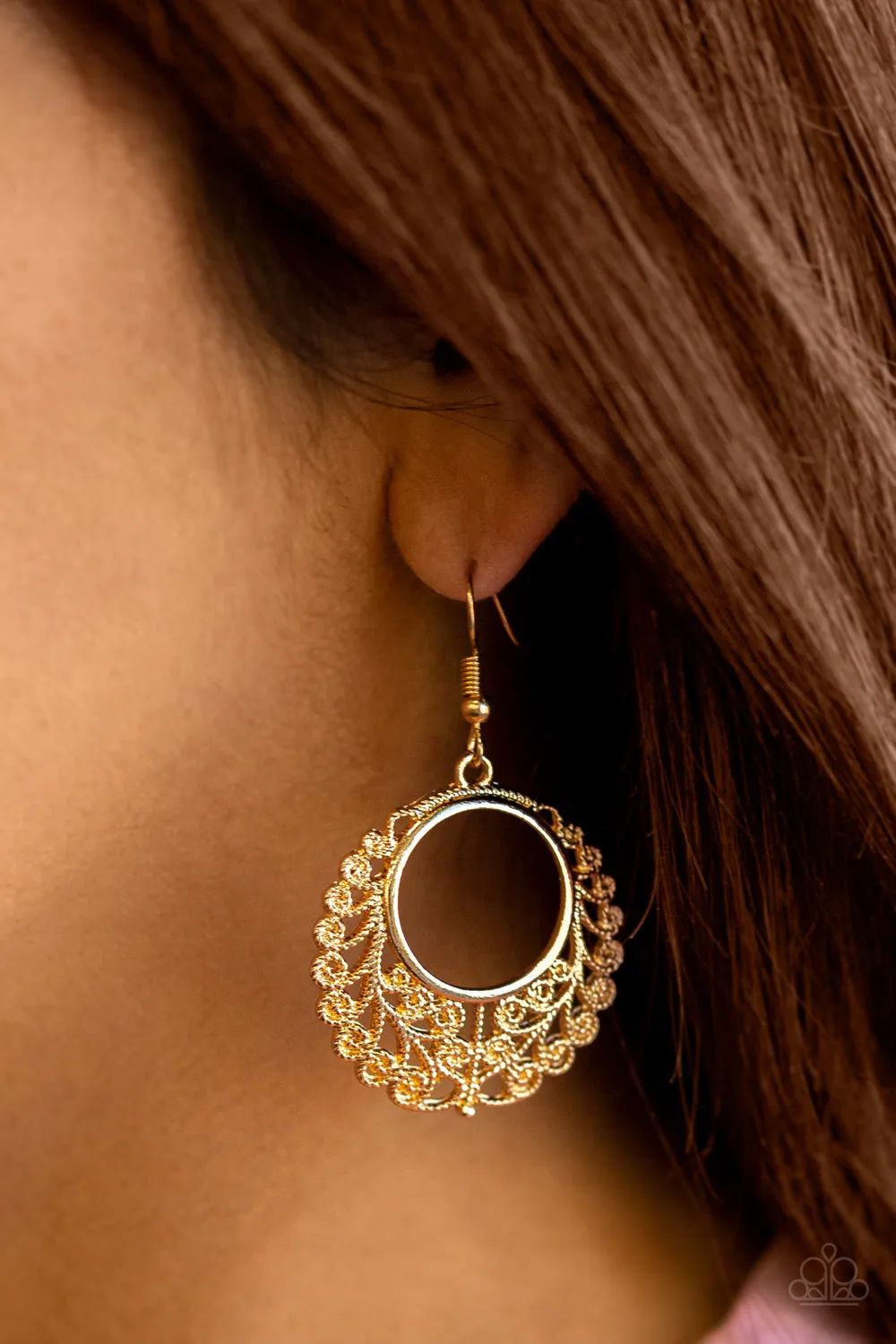 Paparazzi Accessories - Grapevine Glamorous #E195 Peg - Gold Earrings